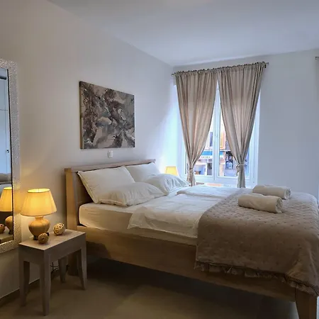 Bianco - In Centre *