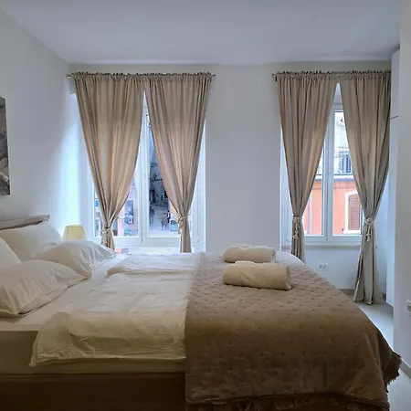 Bianco - In Centre 아파트 로비니