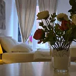 شقة Bianco - In Centre روفينج