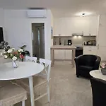 Bianco - In Centre شقة