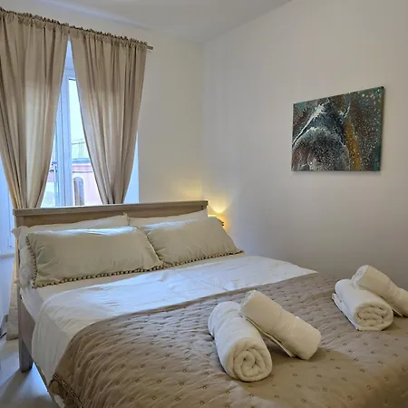 شقة Bianco - In Centre روفينج