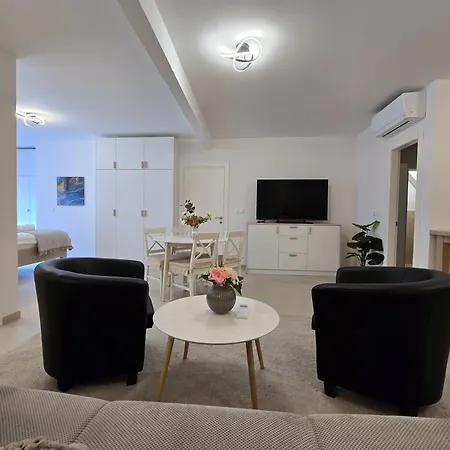 דירה Bianco - In Centre *